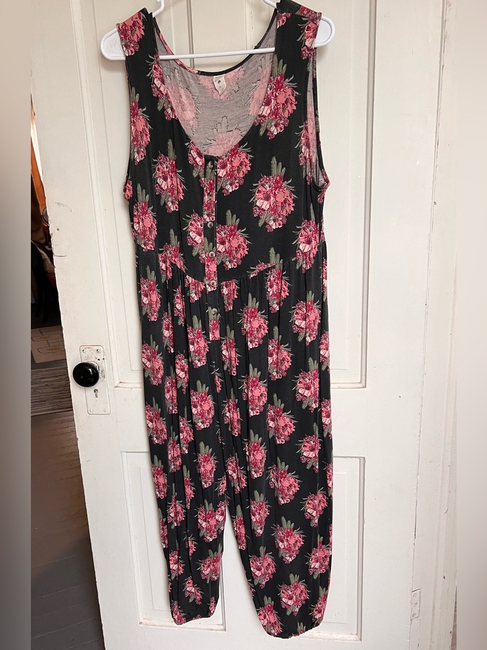 Kate Quinn XL Cactus 🌵 sleeveless Black Floral Jumpsuit Romper